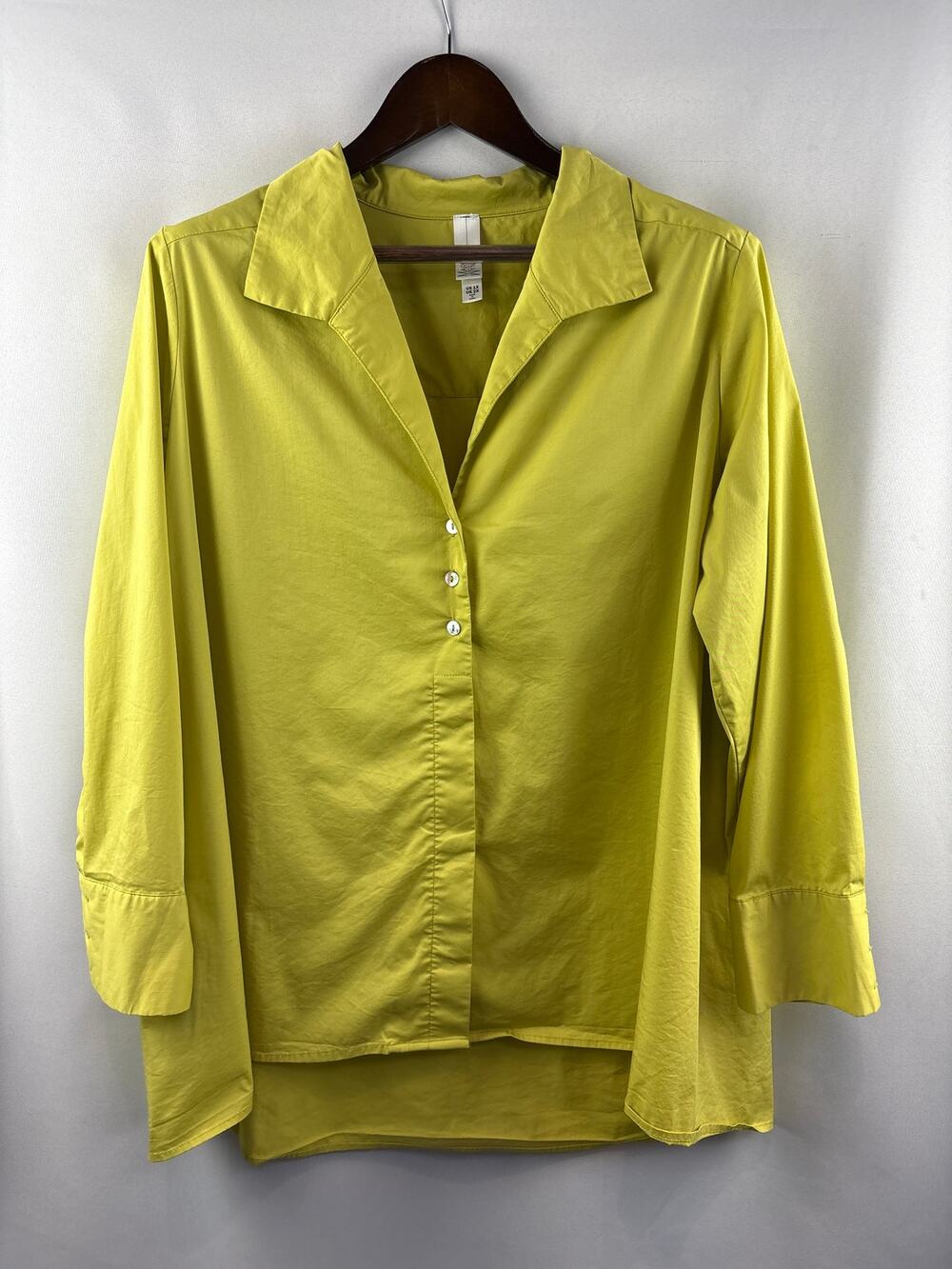 Women’s Marla Wynne Size 1X Avocado Green Button Up